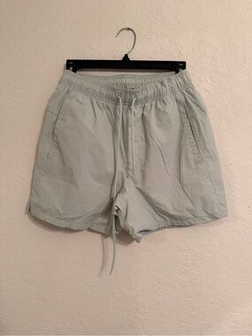 VRST Men’s Small Light Gray Athletic Running Shorts Zip Pocket